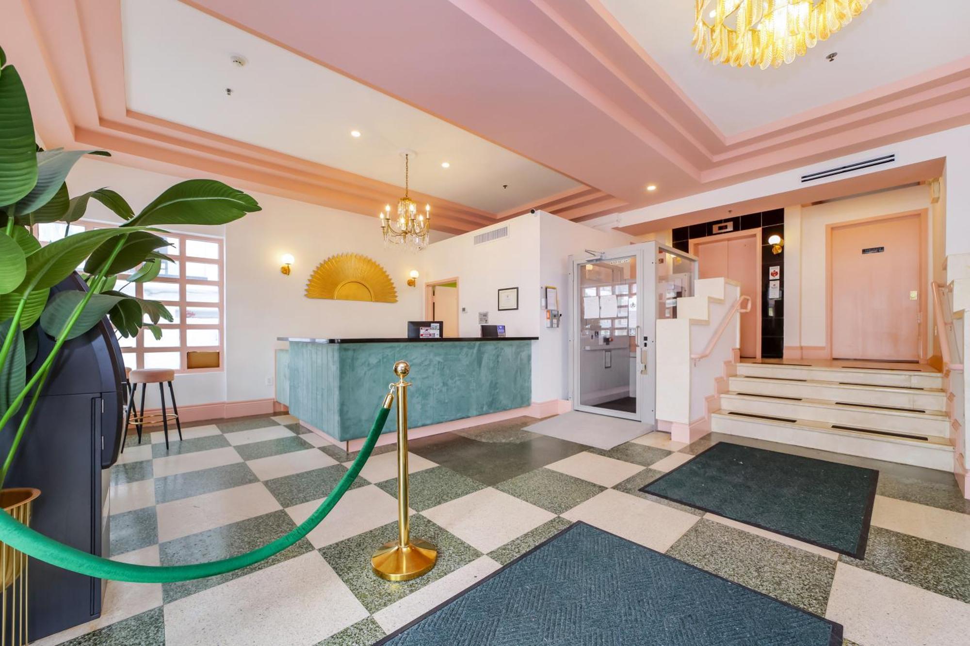 Ocean Spray Hotel Miami Beach Extérieur photo