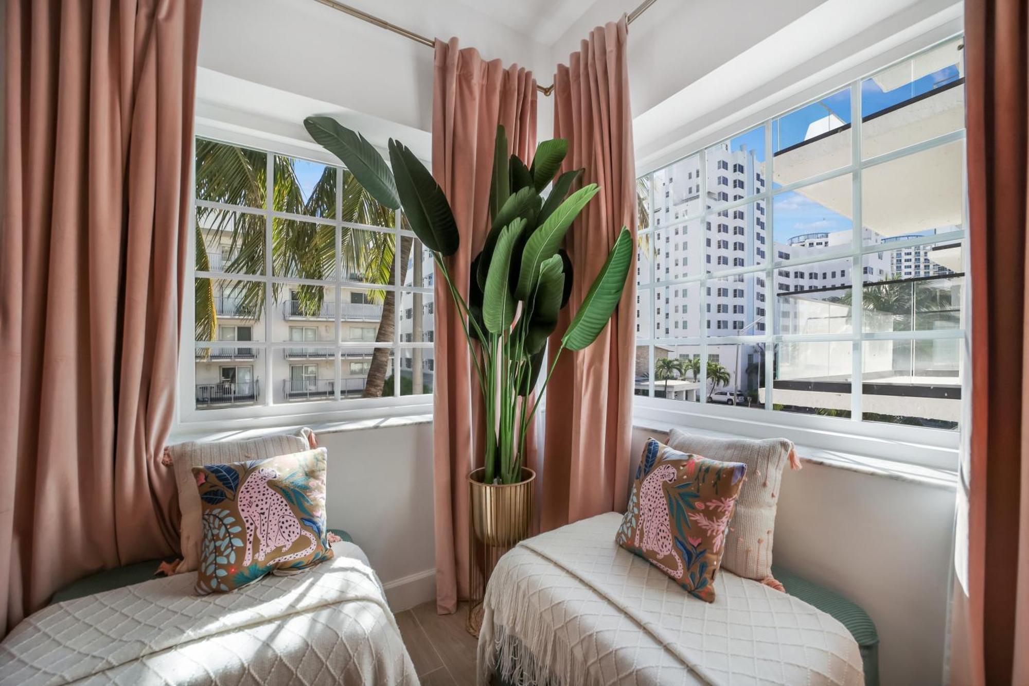 Ocean Spray Hotel Miami Beach Extérieur photo
