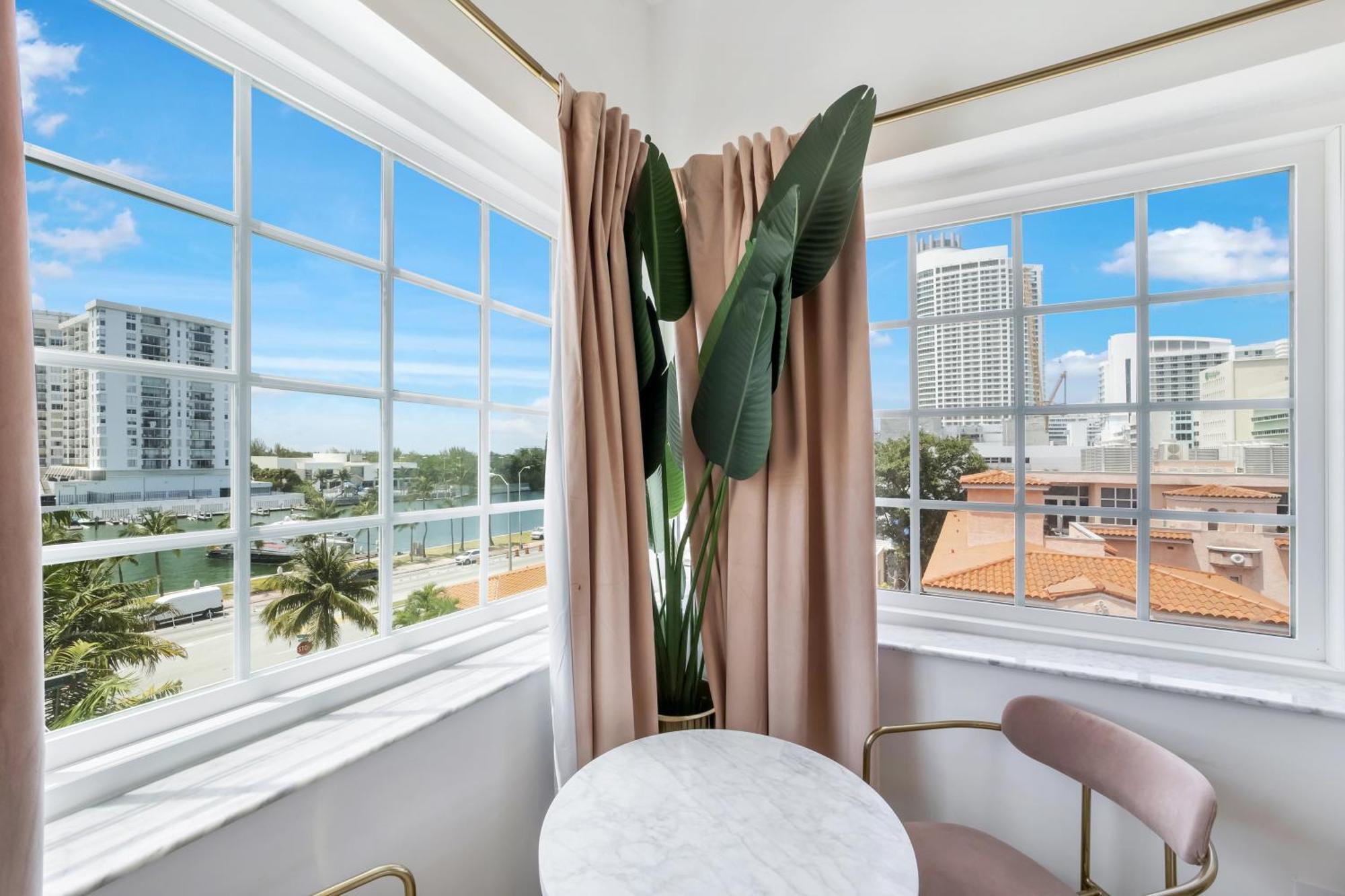 Ocean Spray Hotel Miami Beach Extérieur photo