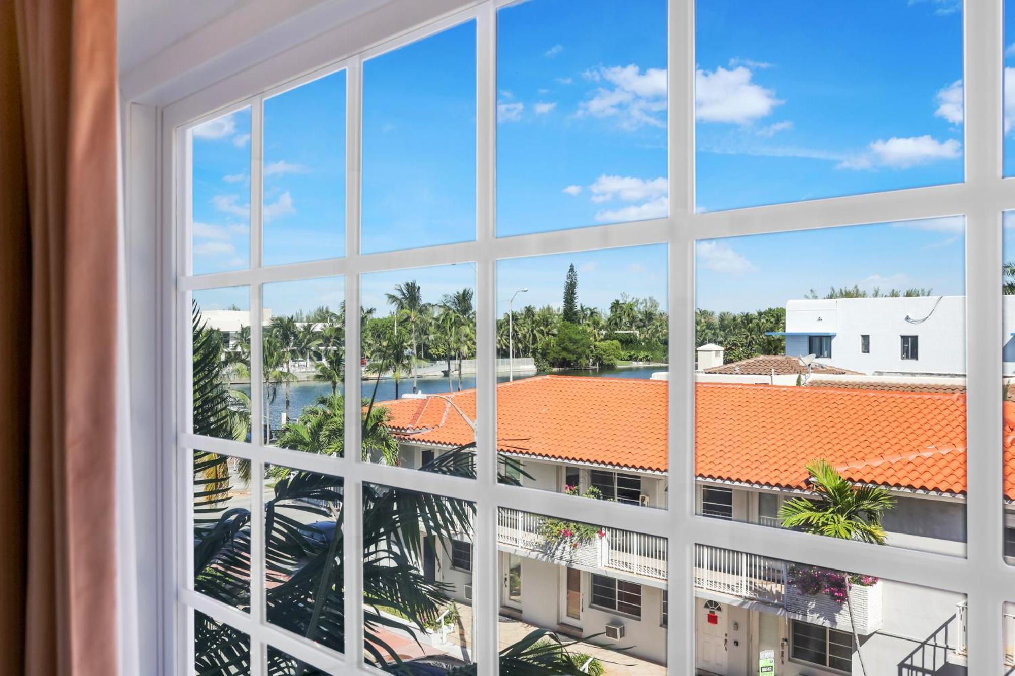 Ocean Spray Hotel Miami Beach Extérieur photo